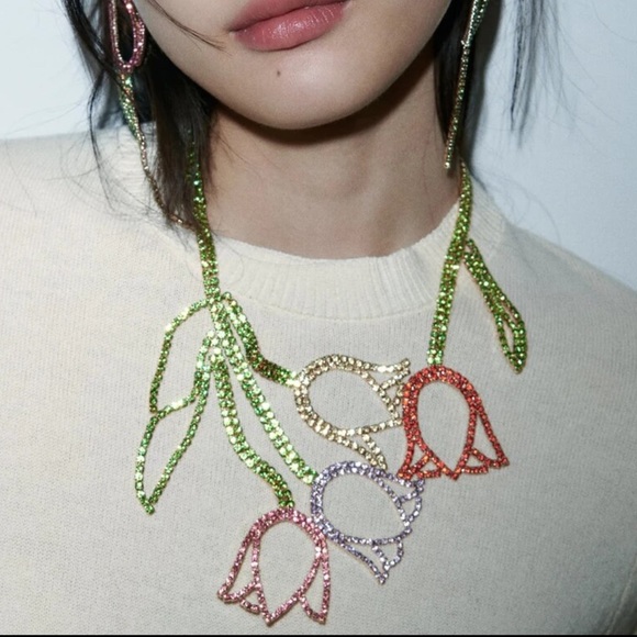 Zara Rhinestone Tulip Statement Necklace - Picture 5 of 5